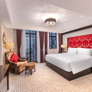Boutique Balcony King Room Welcome Fruit & Snacks & Beer * 1 per up